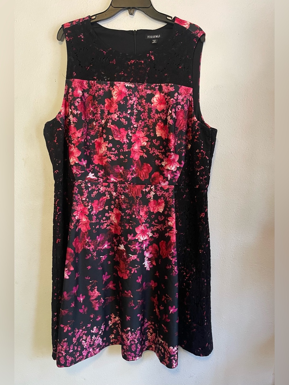 Roz & Ali Black Dress with Fuchsia Floral Print